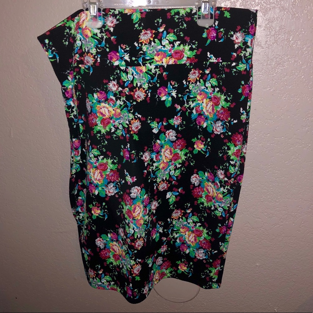 Floral lularoe Cassie